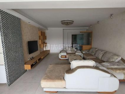 伍家岗万达整租 滨江国际3室2厅/140平/高楼层