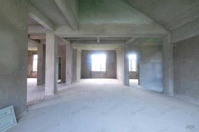 北京使用面积大,草地很大,山顶独栋视野好6室4厅 | 671.42㎡ | 南 | 居住主题公园5期牡丹香园低楼层/共1层