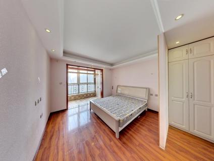 未央市图书馆整租 海璟暖暖的宅4室2厅/139平/中楼层