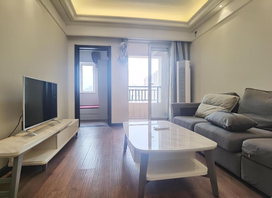 整租·融创凡尔赛(领馆四期)