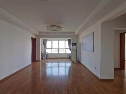 六合龙池街道整租 金陵学府4室1厅/142平/高楼层