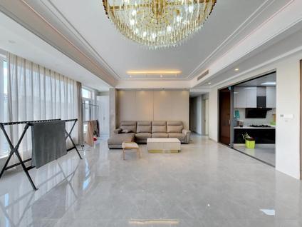 城阳城阳实验二小整租 青特金地汇豪观邸4室2厅/153平/中楼层