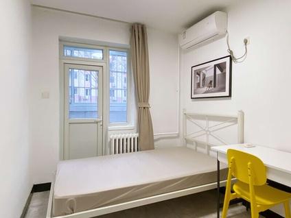 大兴黄村合租 三合南里3室1厅/7平/低楼层