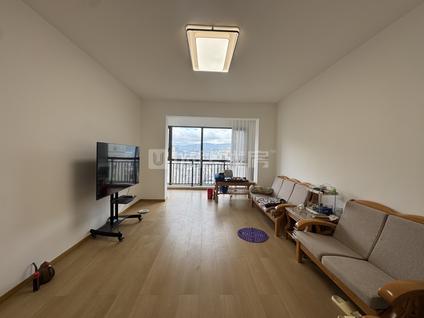 大理大理市整租 龙悦华府3室2厅/141平/高楼层