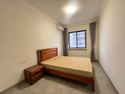 龙华世贸整租 国贸城市花园3室2厅/131平/中楼层