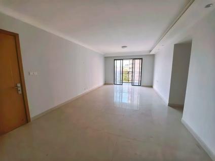 蓬江滨江新区整租 珠江御景山庄4室2厅/136平/低楼层