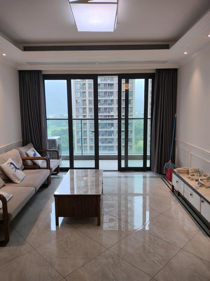 香洲唐家湾整租 翠湖香山(玉兰苑)3室2厅/114平/低楼层