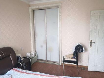 城西海湖新区整租 海宏一号B区3室2厅/137平/低楼层