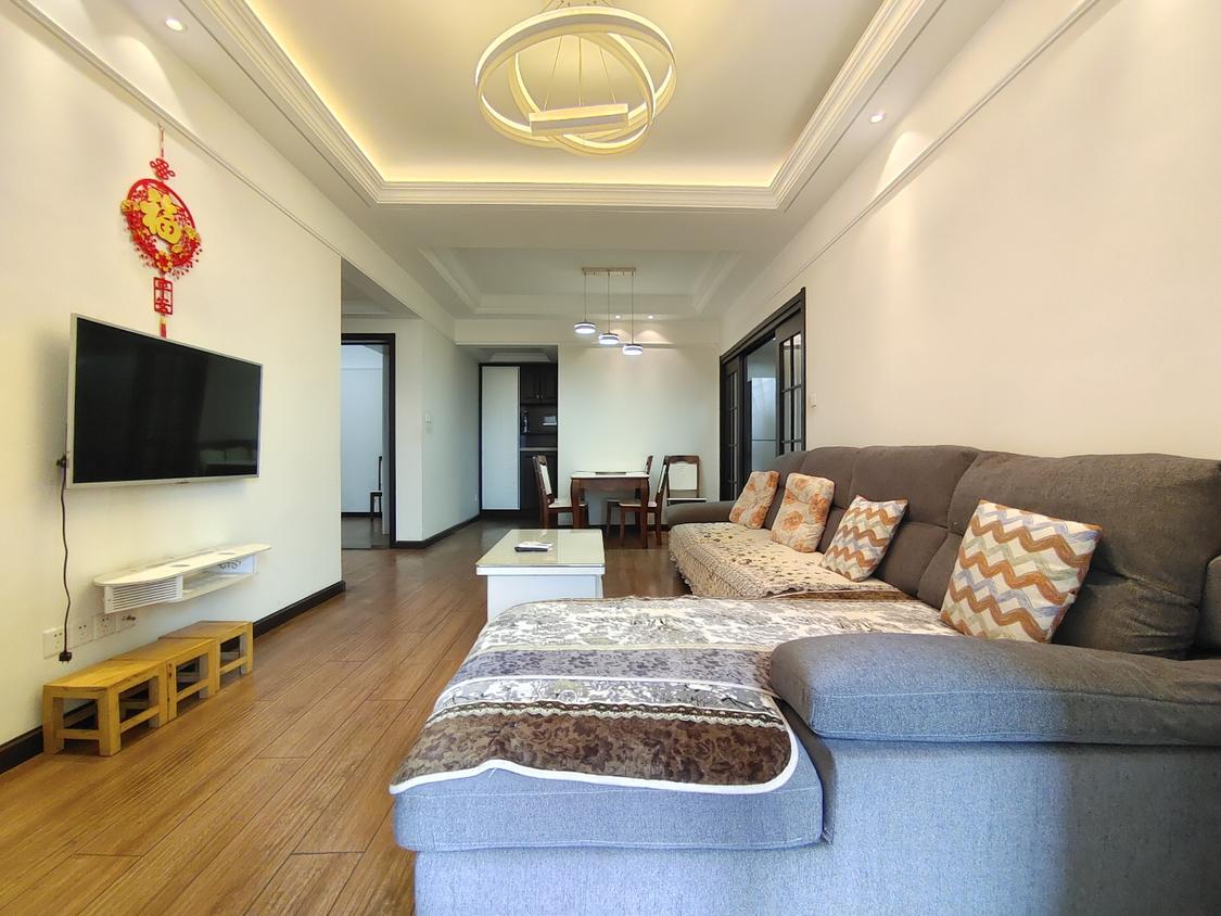 整租·融创凡尔赛(领馆四期)