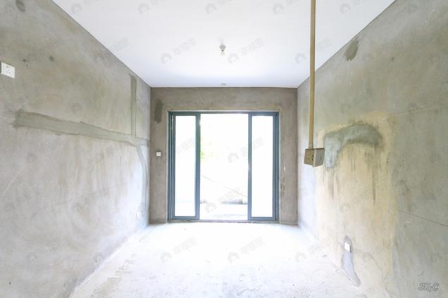 北京新报!市区,端头,纯毛坯别墅,带独立车库草地露台4室3厅 | 231.31㎡ | 南 北 | 大儒世家归壹墅绿园低楼层/共1层