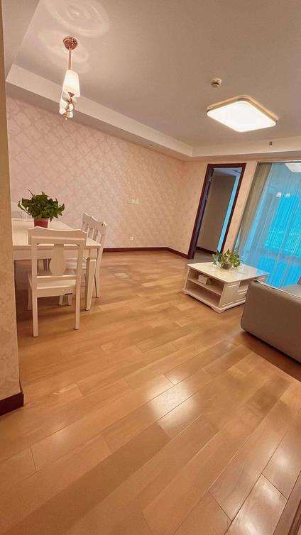 奉贤西渡整租 连城商业广场1室1厅/76平/中楼层