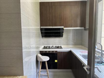 秀英远大整租 大华·锦绣海岸一期4室3厅/206平/中楼层