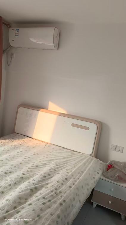 莲池臧村镇整租 卓悦中心1室1厅/38平/中楼层