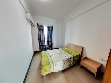 禅城绿景整租 润联大厦3室2厅/115平/中楼层