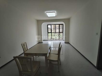 莱西莱西整租 塞纳波斐3室1厅/110平/低楼层