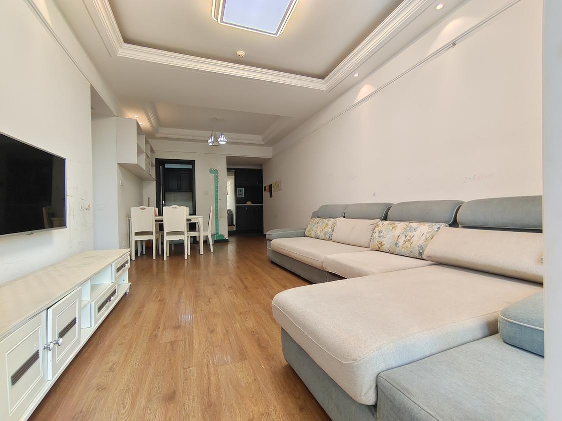 整租·融创凡尔赛(领馆四期)