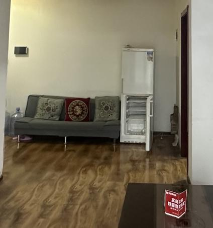 城西海湖新区整租 西城名邸2室2厅/96平/高楼层