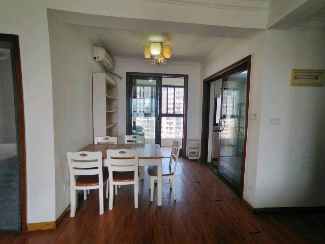 整租·鹏欣水游城