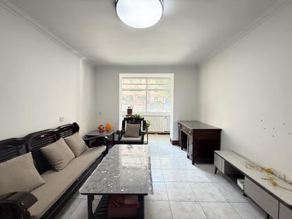 城东南山东路整租 金翠苑小区1室2厅/53平/低楼层