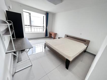 嘉定安亭整租 世昶生活广场1室1厅/55平/中楼层