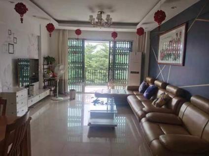 江城江城整租 御湖花园3室2厅/122平/低楼层