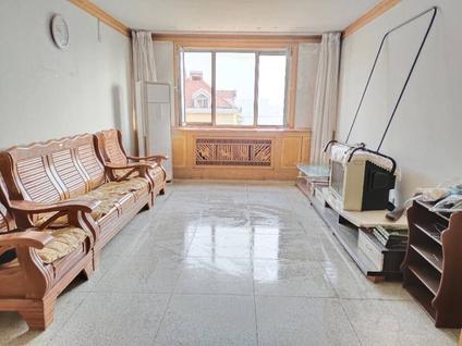 黄岛老黄岛整租 前湾小区3室1厅/112平/顶层