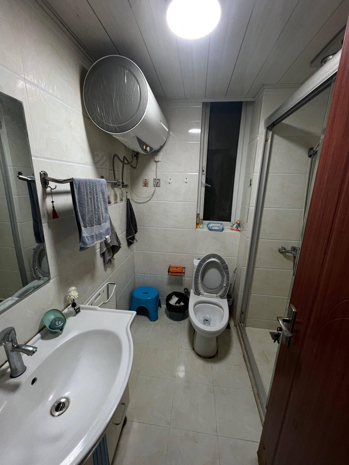 合租·荣尊堡国际俱乐部公寓