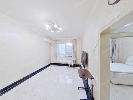 海淀军博整租 莲花池东路2室1厅/64平/低楼层