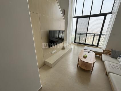 龙湖东海岸整租 嘉桦公馆1室2厅/50平/中楼层