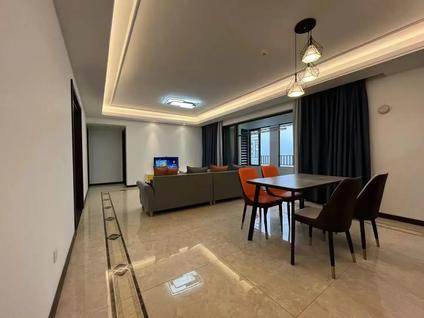 集美厦门北站商业区整租 万科广场幸福里4室2厅/135平/中楼层