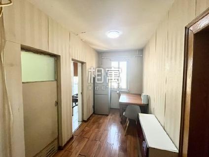 海淀五道口合租 矿业大学家属院3室1厅/17平/高楼层