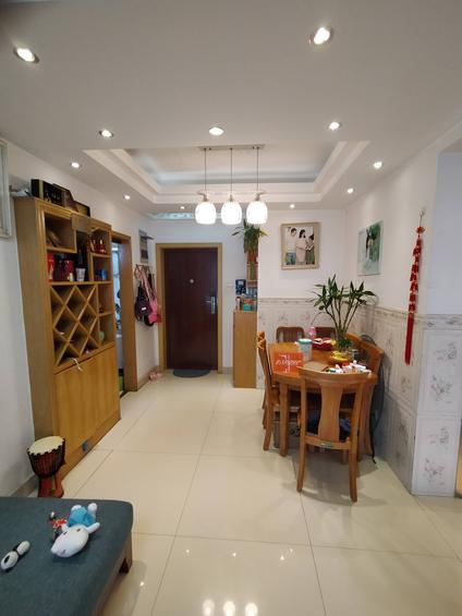 颍州颍州整租 易景国际花园2室2厅/87平/中楼层