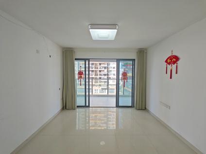 龙岗坪地整租 创城宜城风景4室2厅/89平/中楼层