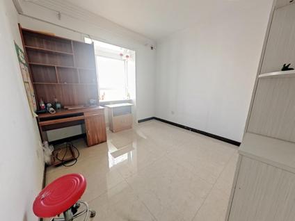 开发区卫星路整租 昊元上品3室2厅/160平/低楼层