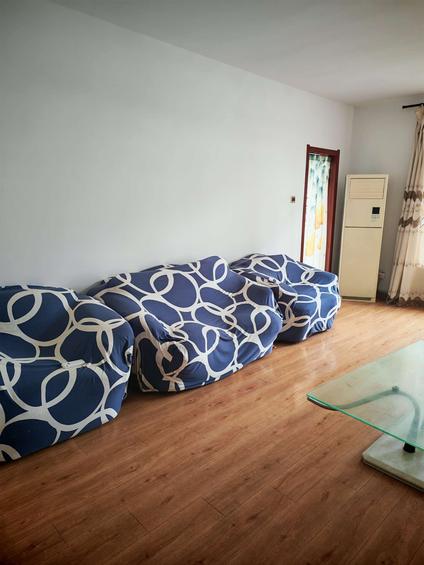 开发区天山海世界整租 梧桐苑3室3厅/140平/中楼层