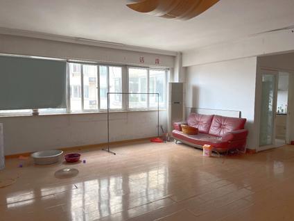 龙湾蒲州整租 鸿基花苑3室2厅/168平/高楼层