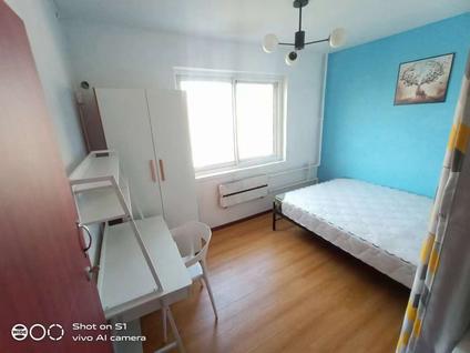 石景山鲁谷合租 七星园3室1厅/103平/低楼层