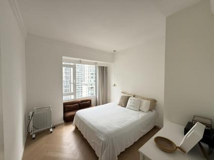 观山湖奥体中心整租 华润悦府(F区)4室2厅/159平/高楼层