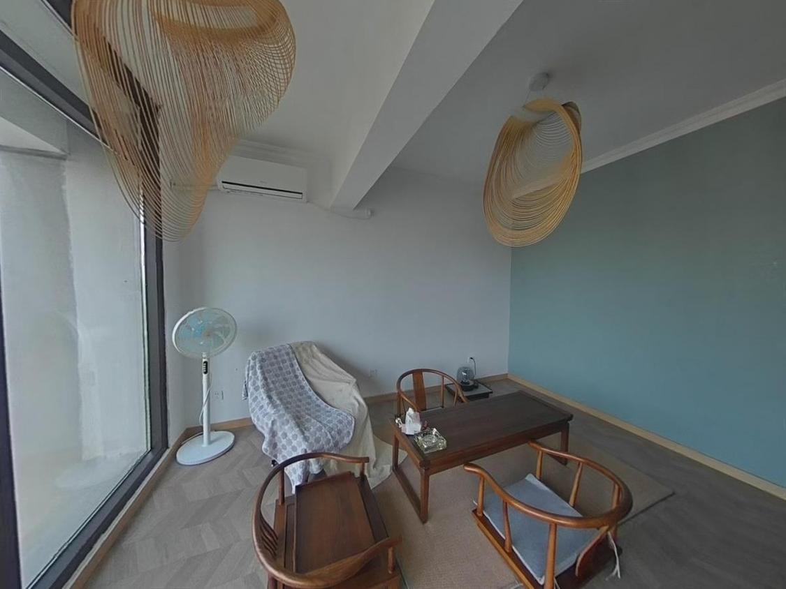 整租·依云水岸(二期)