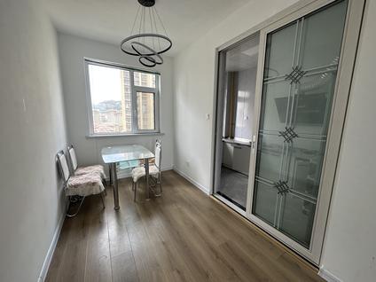 黄岛灵山卫整租 世茂诺沙湾(四五期)3室2厅/122平/高楼层