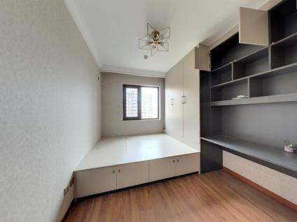 万柏林千峰南路整租 融创长风壹号3室2厅/138平/高楼层