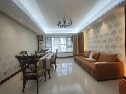 香洲新香洲整租 华发四季4室2厅/155平/低楼层