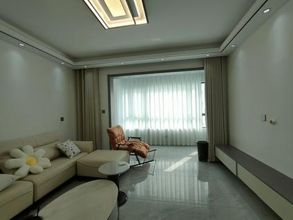 牡丹一中东校区整租 广州路壹号院3室2厅/136平/中楼层