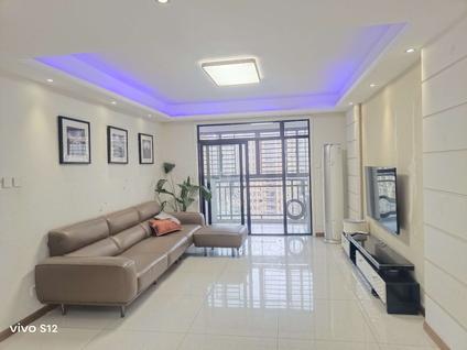 庐阳菱湖整租 恒盛皇家花园3室2厅/122平/中楼层