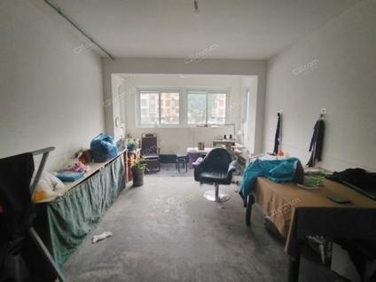 泰兴泰兴整租 周曾家园3室2厅/125平/低楼层