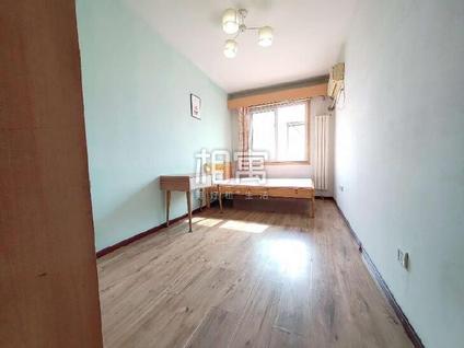 西城六铺炕合租 塔院胡同3室1厅/13平/高楼层