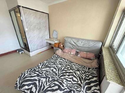 历下大明湖合租 明湖小区3室1厅/13平/低楼层