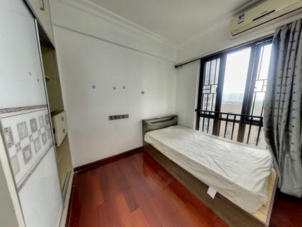 禅城绿景整租 阳光嘉苑3室2厅/103平/低楼层