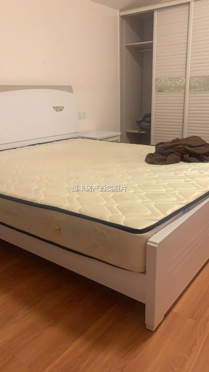 海陵城东整租 美好易居城领域5室2厅/192平/中楼层