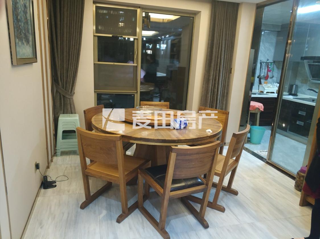 整租·世茂湖滨首府(D区)